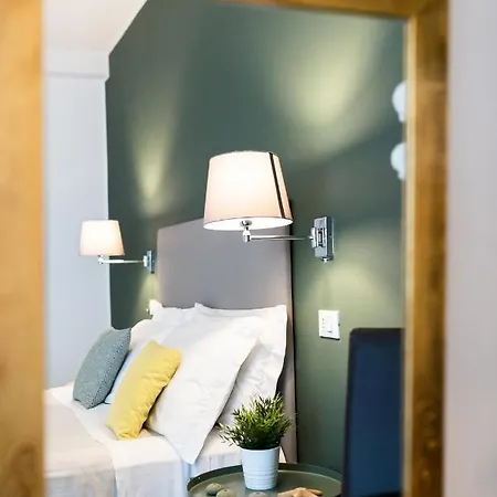 Aurora 利尼亚诺萨比亚多罗