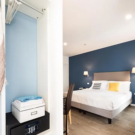 Aurora Hotel 3*
